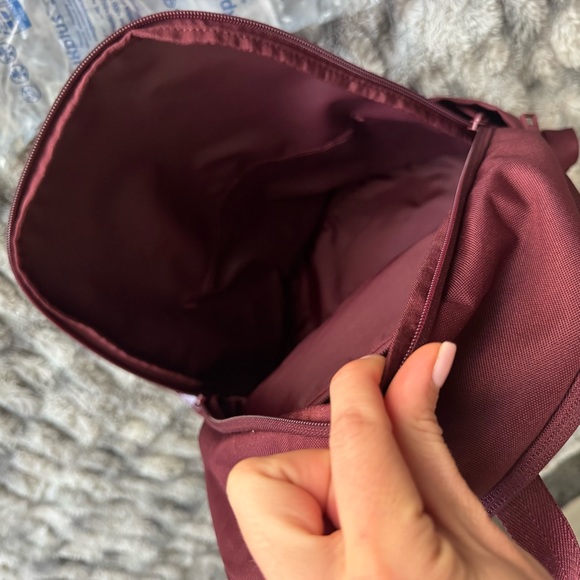 BEIS The Classic Backpack Bag Travel Burgundy - Picture 4 of 5